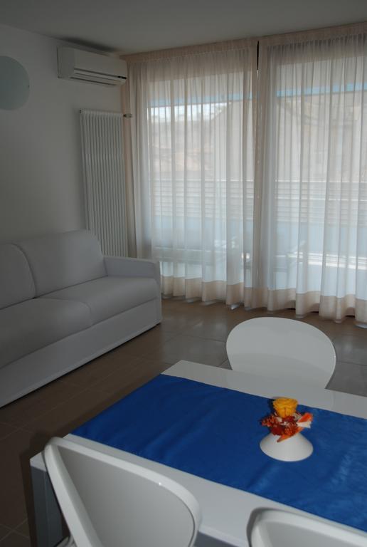 Aparthotel Tiziano Grado Room photo